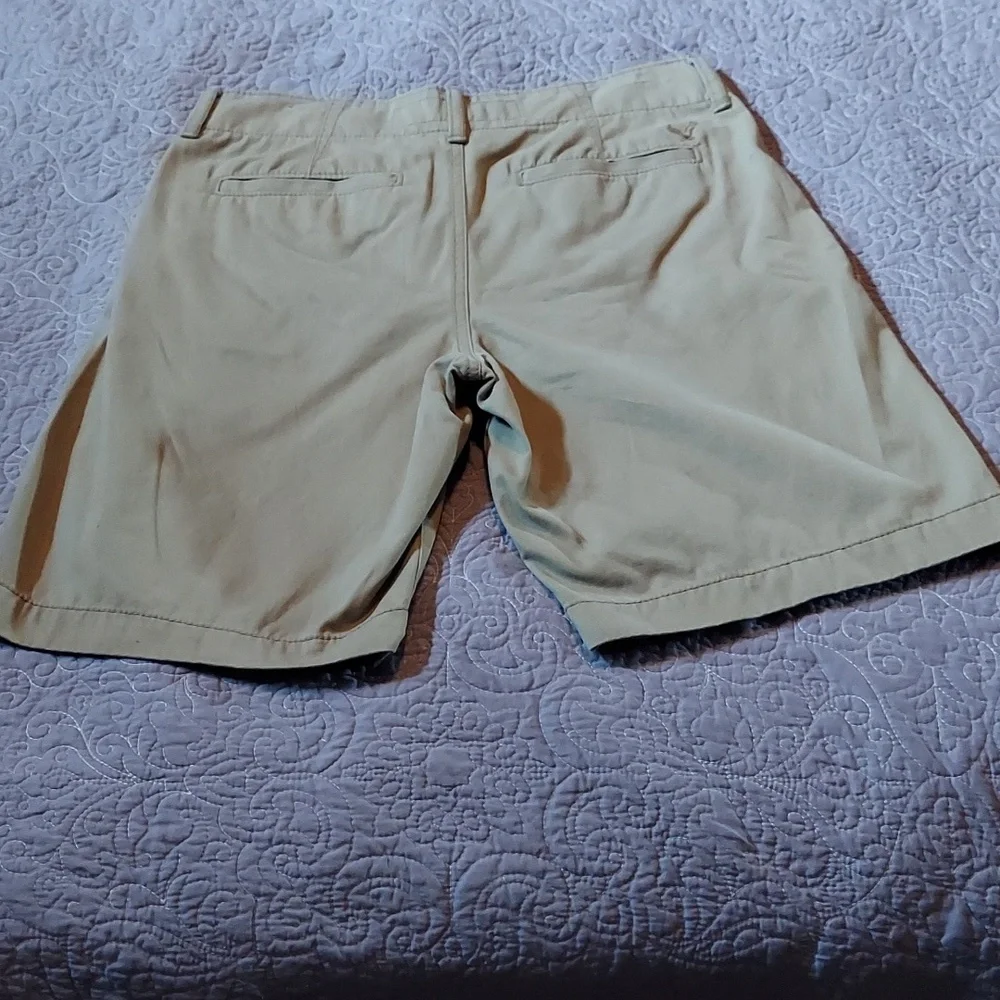 AMERICAN EAGLE CLASSIC FIT KHAKI SHORTS EUC - LIKE NEW!